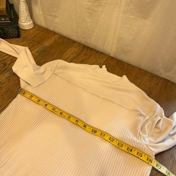 🤍IRIS SETLAKWE • Open Blazer Size S - Picture 8 of 13